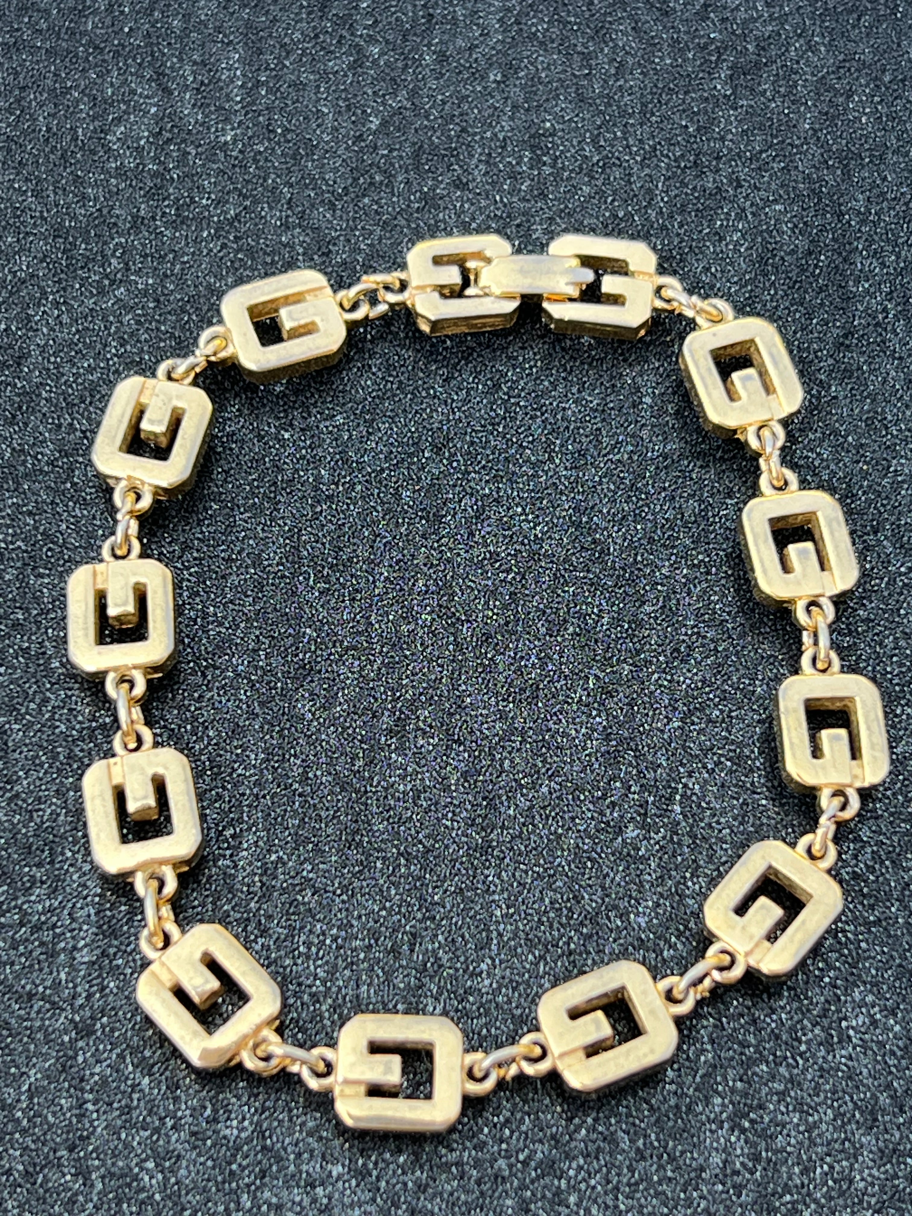 GIVENCHY Bracelet plaqué or