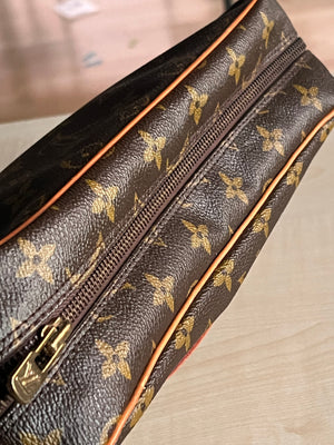 LOUIS VUITTON Monogram Compiegne 28 — vue 10 | Le comptoir vintage