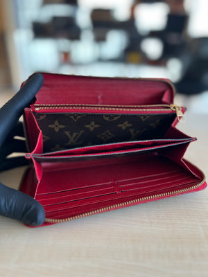 Portefeuille zippé Louis Vuitton Clémence Monogram — vue 7 | Le Comptoir Vintage