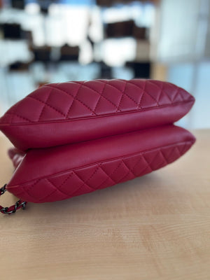 Chanel Sac Cabas Matelassé Chaîne CC — vue 14 | Le comptoir vintage