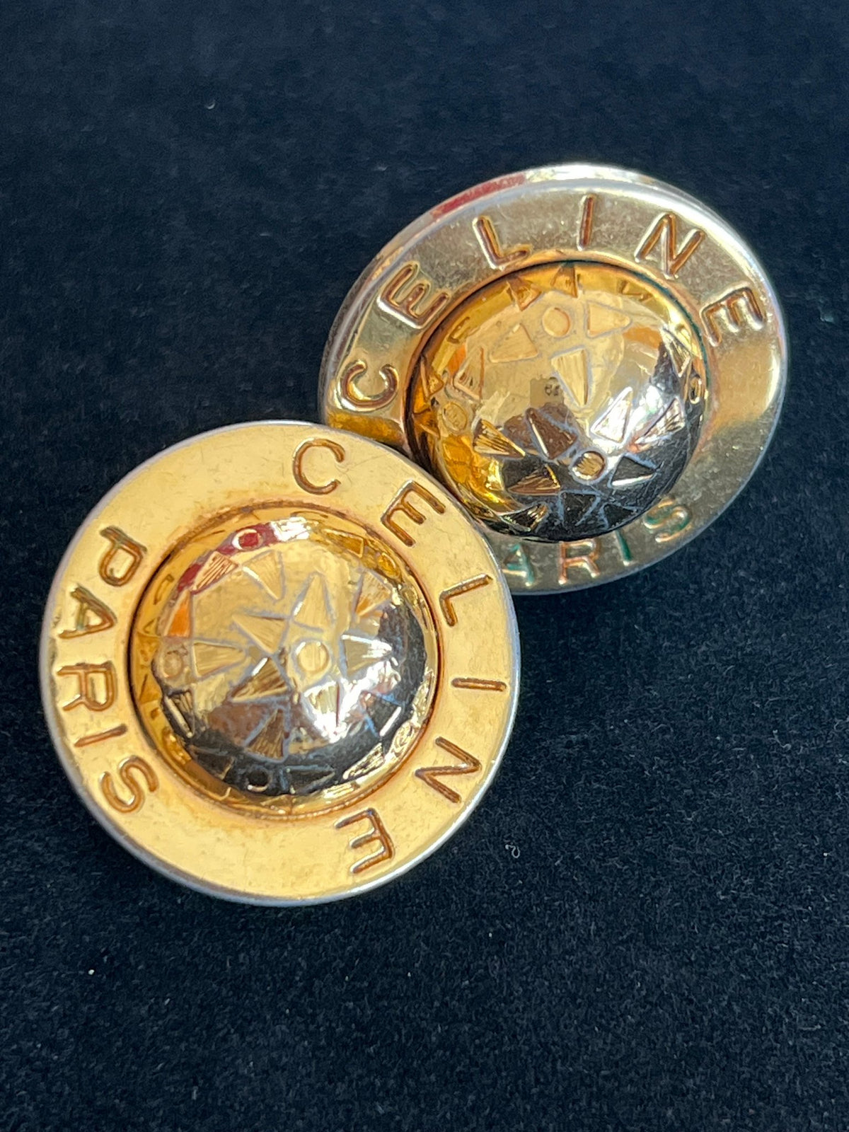Celine Paris Boucles d'oreilles clips logo authentifiée — Le comptoir vintage