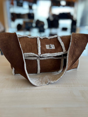 Chanel Sac 2.55 Porté Épaule en Shearling Mouton Retourné — vue 5 | Le comptoir vintage