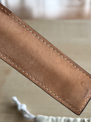 Loewe Bracelet Manchette Anagram en cuir — vue 10 | Le comptoir vintage