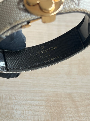 Louis Vuitton Bracelet Monogram Fleur Fermoir Doré — vue 5 | Le comptoir vintage