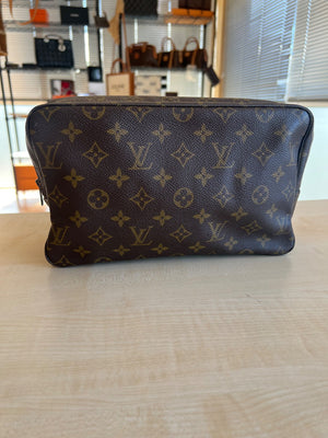 Louis Vuitton Trousse de Toilette 28 Monogram authentifiée — Le comptoir vintage