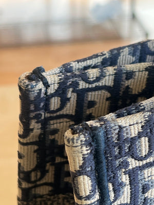 Dior Book Tote moyen modèle en toile Oblique bleu marine — vue 12 | Le comptoir vintage