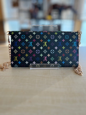 Louis Vuitton Portefeuille Sarah Monogram Murakami Noir avec chaîne amovible — vue 3 | Le comptoir vintage