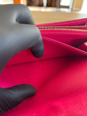 Louis Vuitton Portefeuille Sarah Monogram Murakami Noir avec chaîne amovible — vue 16 | Le comptoir vintage