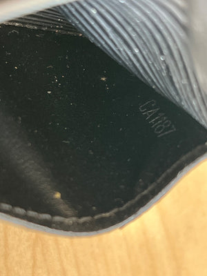 Louis Vuitton Portefeuille Sarah Épi Noir — vue 11 | Le comptoir vintage