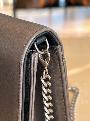 Christian Dior Sac Miss Dior Promenade Pouch en cuir métallisé argenté — vue 7 | Le comptoir vintage