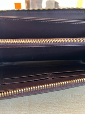 Louis Vuitton Portefeuille Zippy Vernis Monogram Amarante — vue 7 | Le comptoir vintage