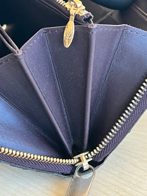 Louis Vuitton Portefeuille Zippy Vernis Monogram Amarante — vue 13 | Le comptoir vintage