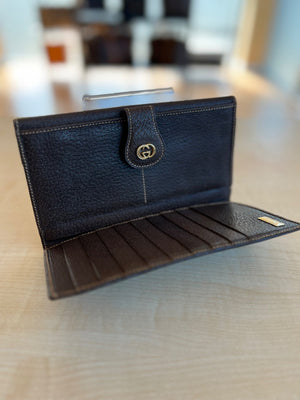 Gucci Portefeuille long en cuir grainé marron avec logo GG — vue 5 | Le comptoir vintage