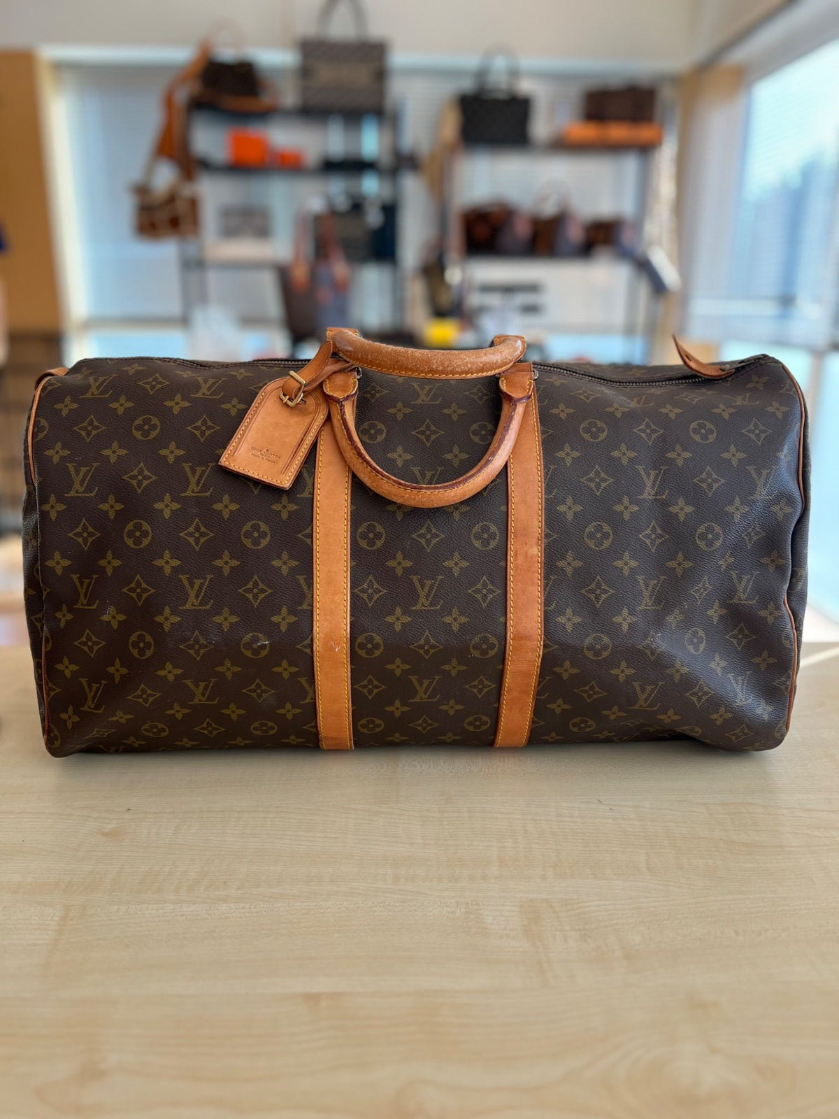 Louis Vuitton Sac de voyage Keepall 55 Monogram authentifié — Le comptoir vintage