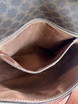Celine Sac bandoulière à rabat toile Macadam marron et cuir camel — vue 12 | Le comptoir vintage