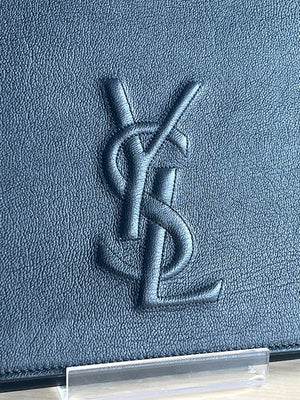 Yves Saint Laurent Pochette Belle de Jour en cuir grainé noir — vue 3 | Le comptoir vintage