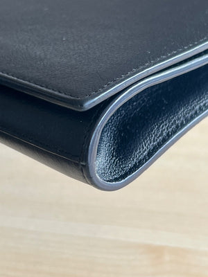 Yves Saint Laurent Pochette Belle de Jour en cuir grainé noir — vue 5 | Le comptoir vintage
