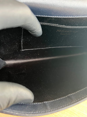 Yves Saint Laurent Pochette Belle de Jour en cuir grainé noir — vue 9 | Le comptoir vintage