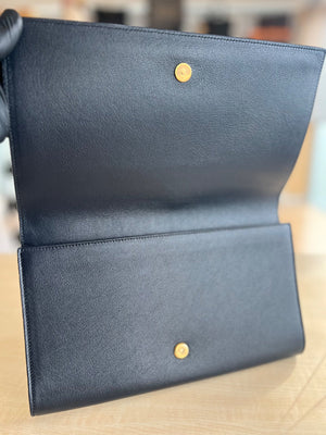 Yves Saint Laurent Pochette Belle de Jour en cuir grainé noir — vue 8 | Le comptoir vintage