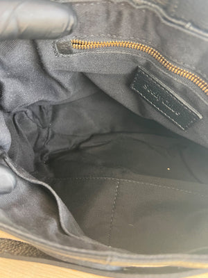 See By Chloé Sac à rabat en cuir grainé noir, barrette dorée et bandoulière — vue 7 | Le comptoir vintage