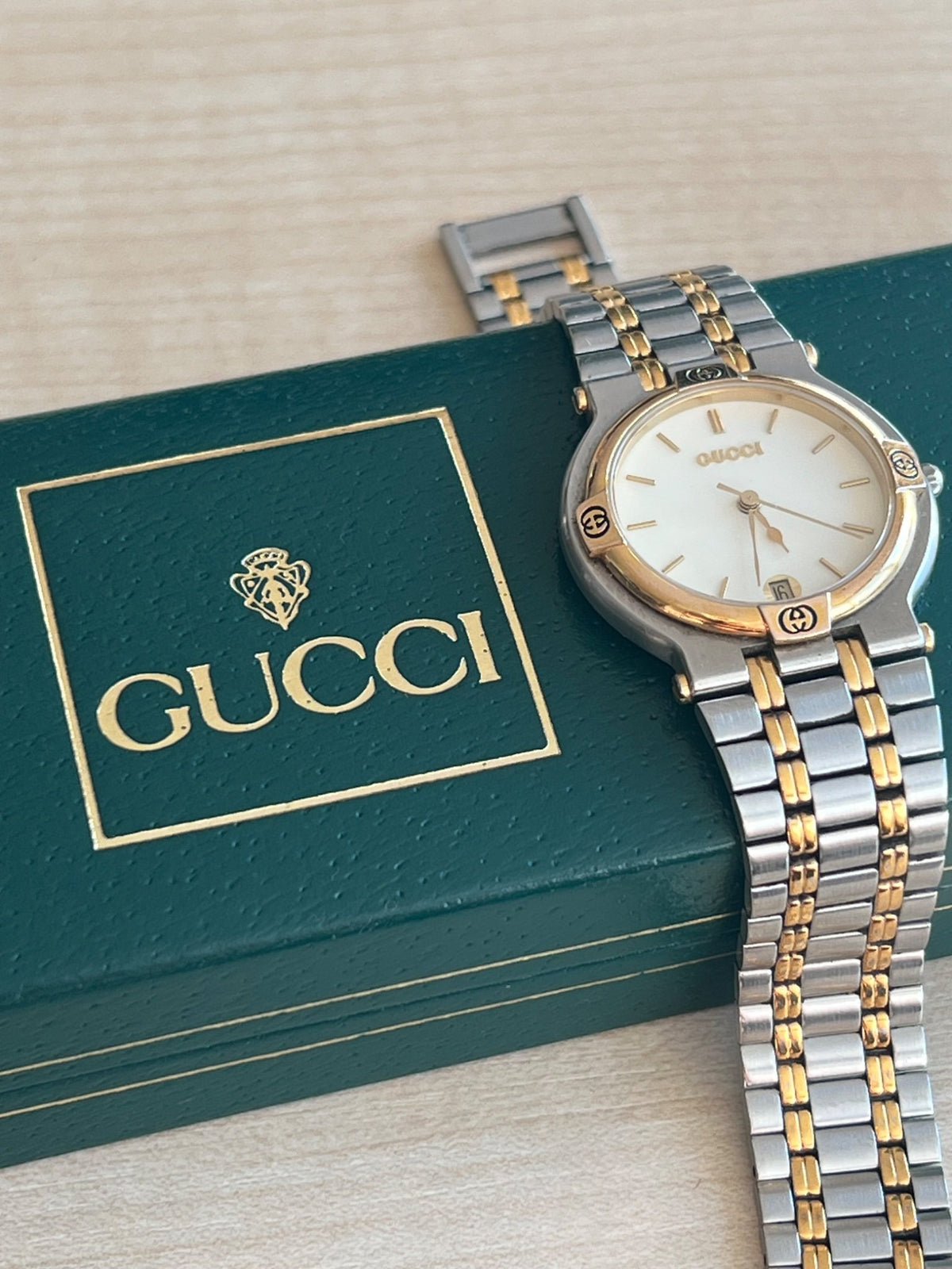 Montre Gucci 9000M authentifié — Le comptoir vintage