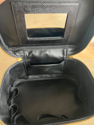 Sac Chanel Vanity cuir caviar 23x13x14 cm — vue 10 | Le comptoir vintage