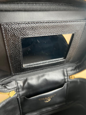 Sac Chanel Vanity cuir caviar 23x13x14 cm — vue 13 | Le comptoir vintage