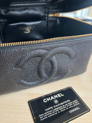 Sac Chanel Vanity cuir caviar 23x13x14 cm — vue 14 | Le comptoir vintage
