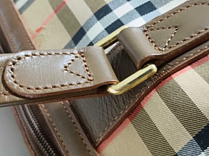 Sac Boston Burberrys — vue 3 | Le comptoir vintage