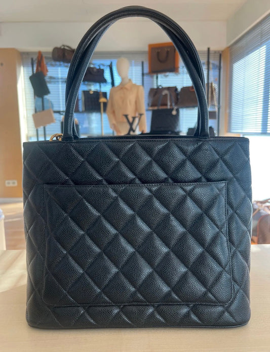 Chanel médaillon Gold