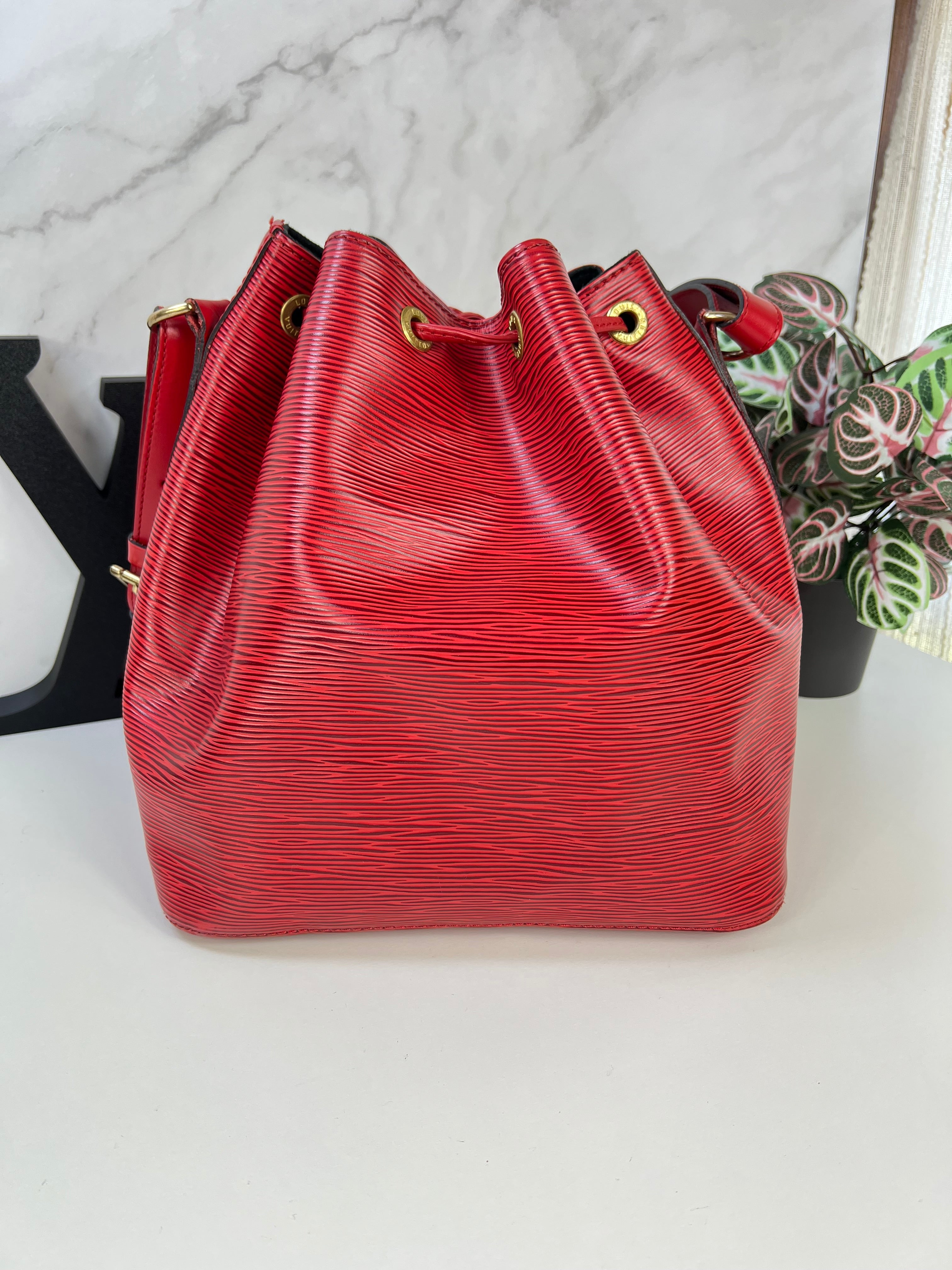 Sac Louis Vuitton Noé Épi -  Le Comptoir Vintage