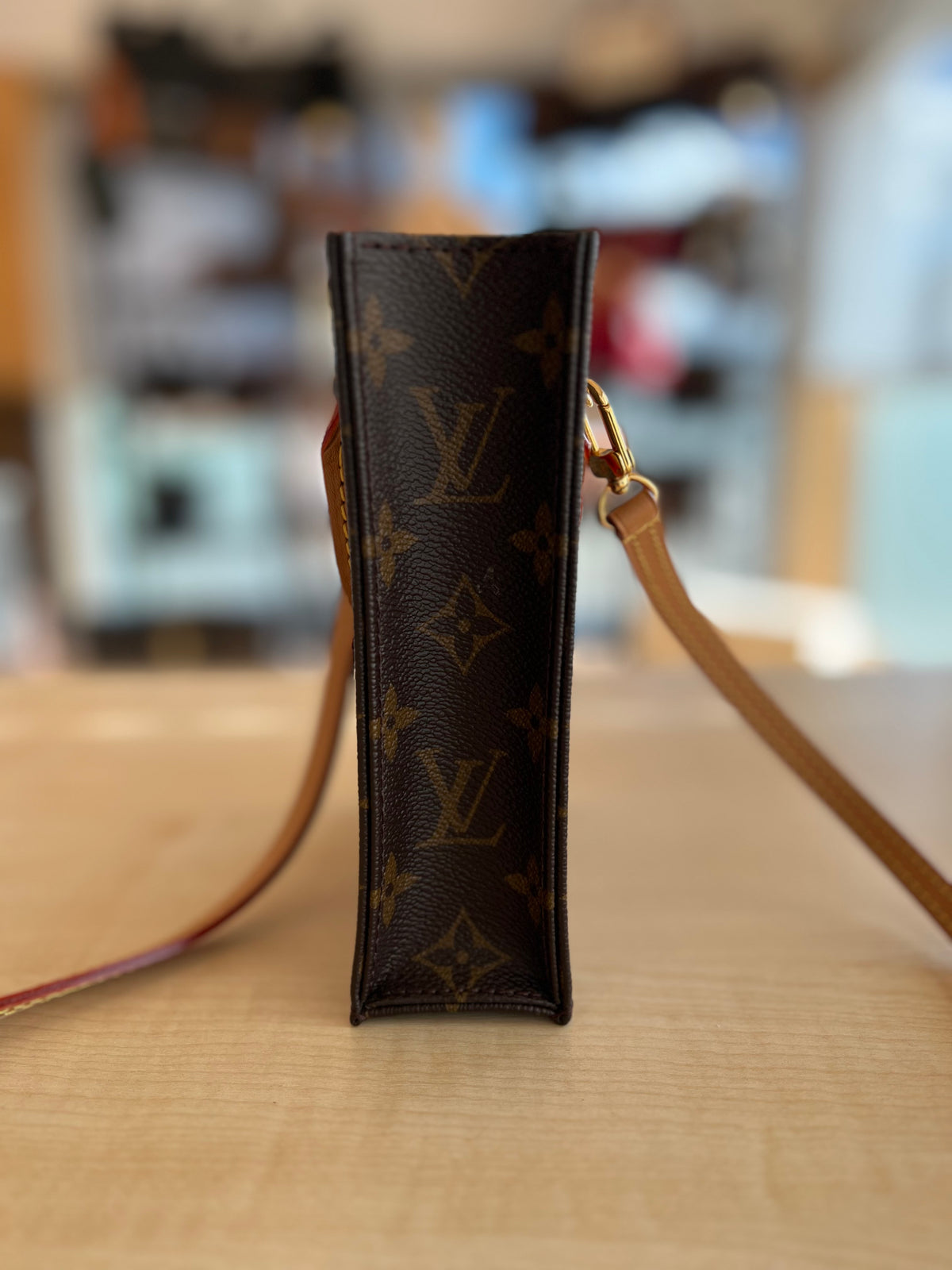 Louis Vuitton sac plat  — vue 3 | Le comptoir vintage