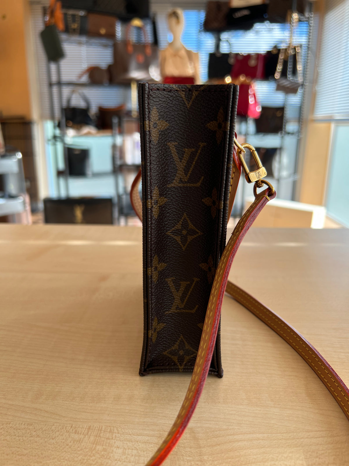 Louis Vuitton sac plat  — vue 5 | Le comptoir vintage