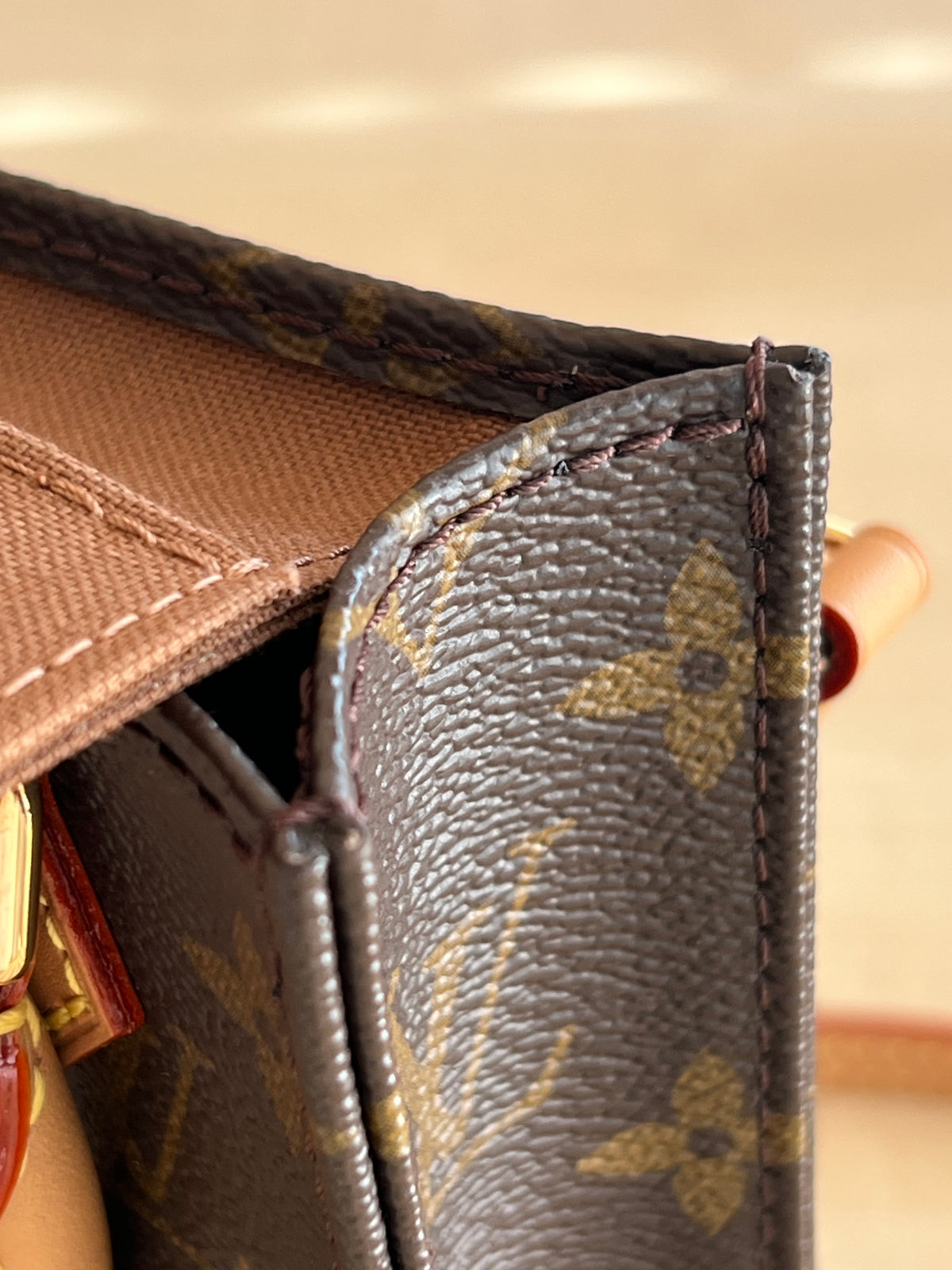 Louis Vuitton sac plat  — vue 12 | Le comptoir vintage