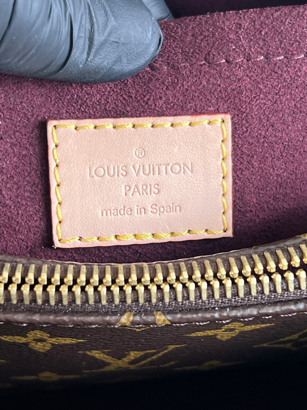 Louis Vuitton Montaigne — vue 8 | Le comptoir vintage