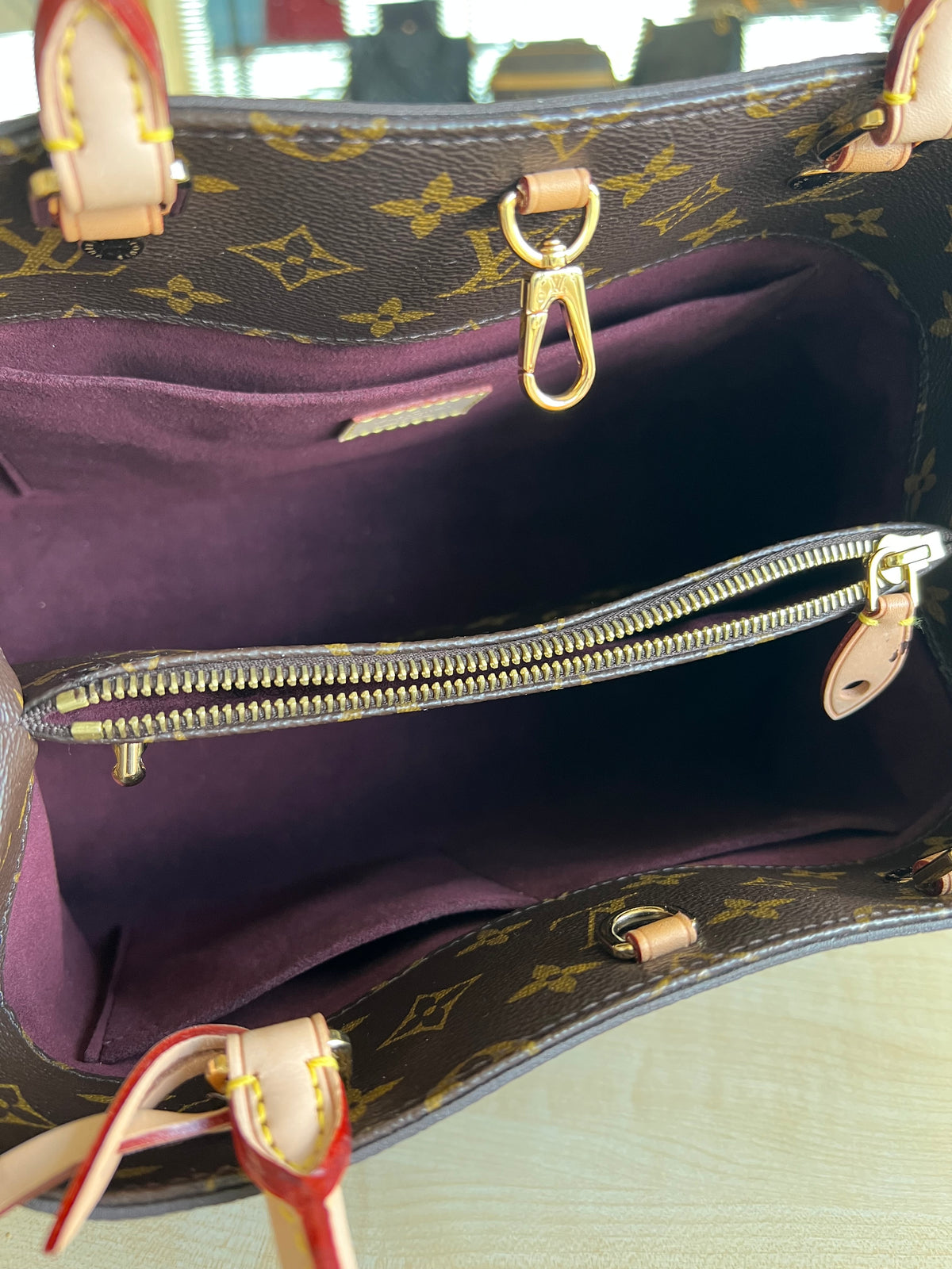 Louis Vuitton Montaigne — vue 10 | Le comptoir vintage
