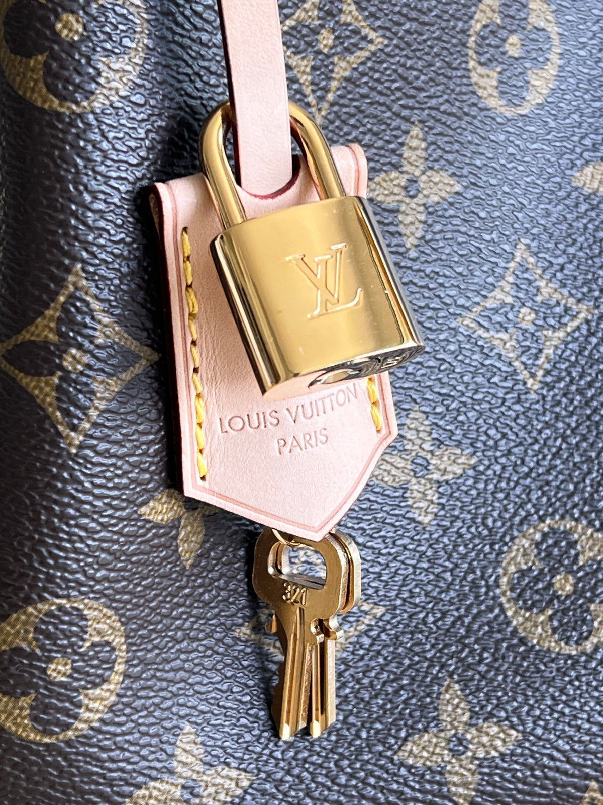 Louis Vuitton Montaigne — vue 19 | Le comptoir vintage