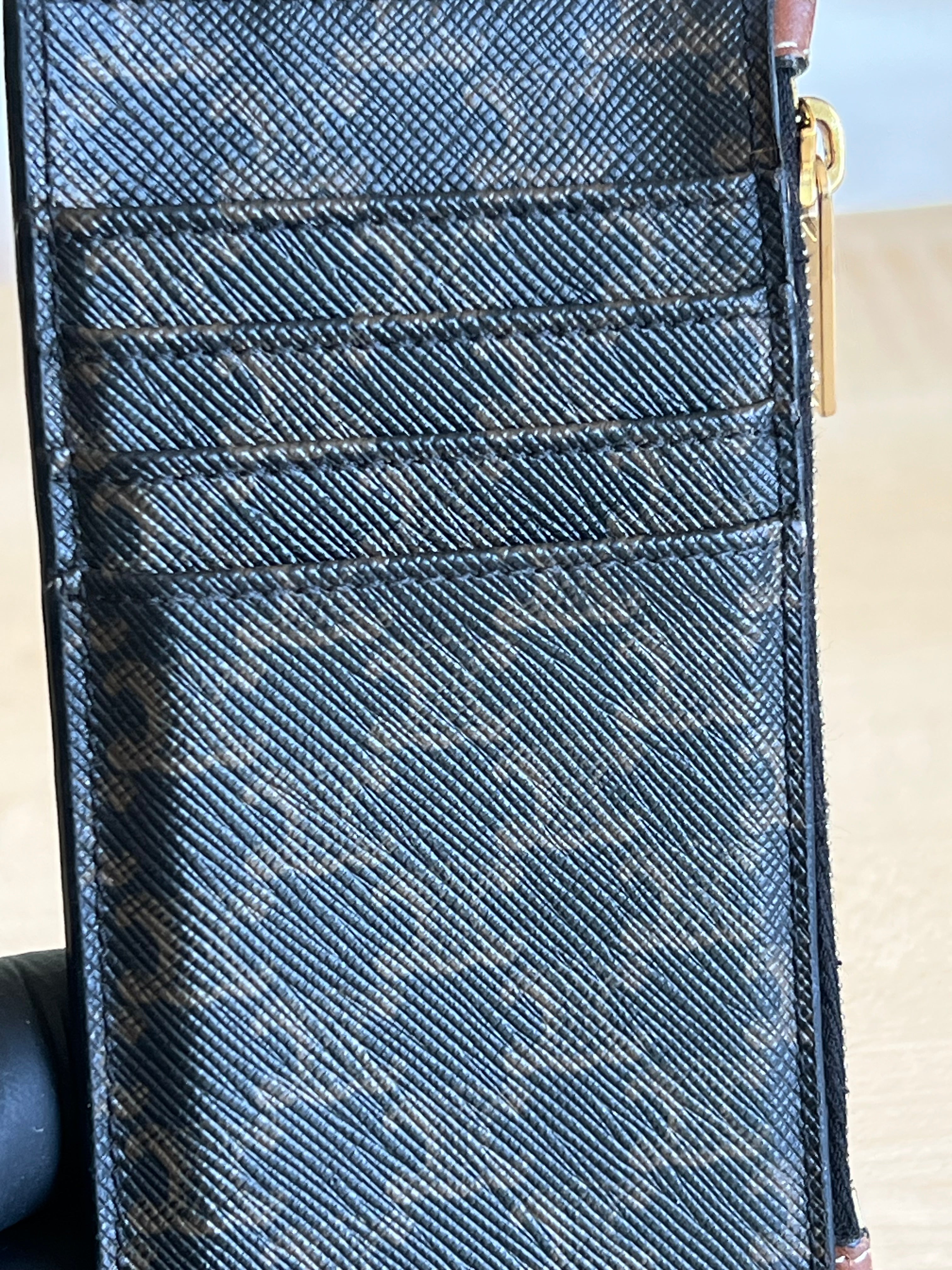 Porte-cartes Céline Triomphe zippé — vue 2 | Le Comptoir Vintage