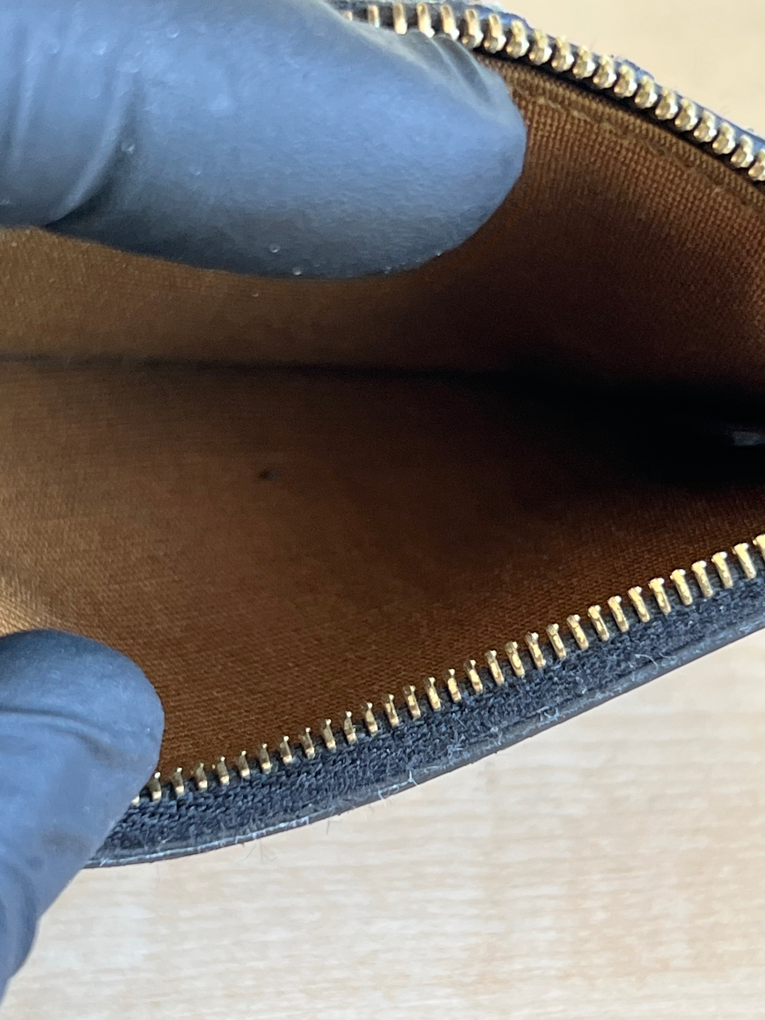 Porte-cartes Céline Triomphe zippé — vue 4 | Le Comptoir Vintage