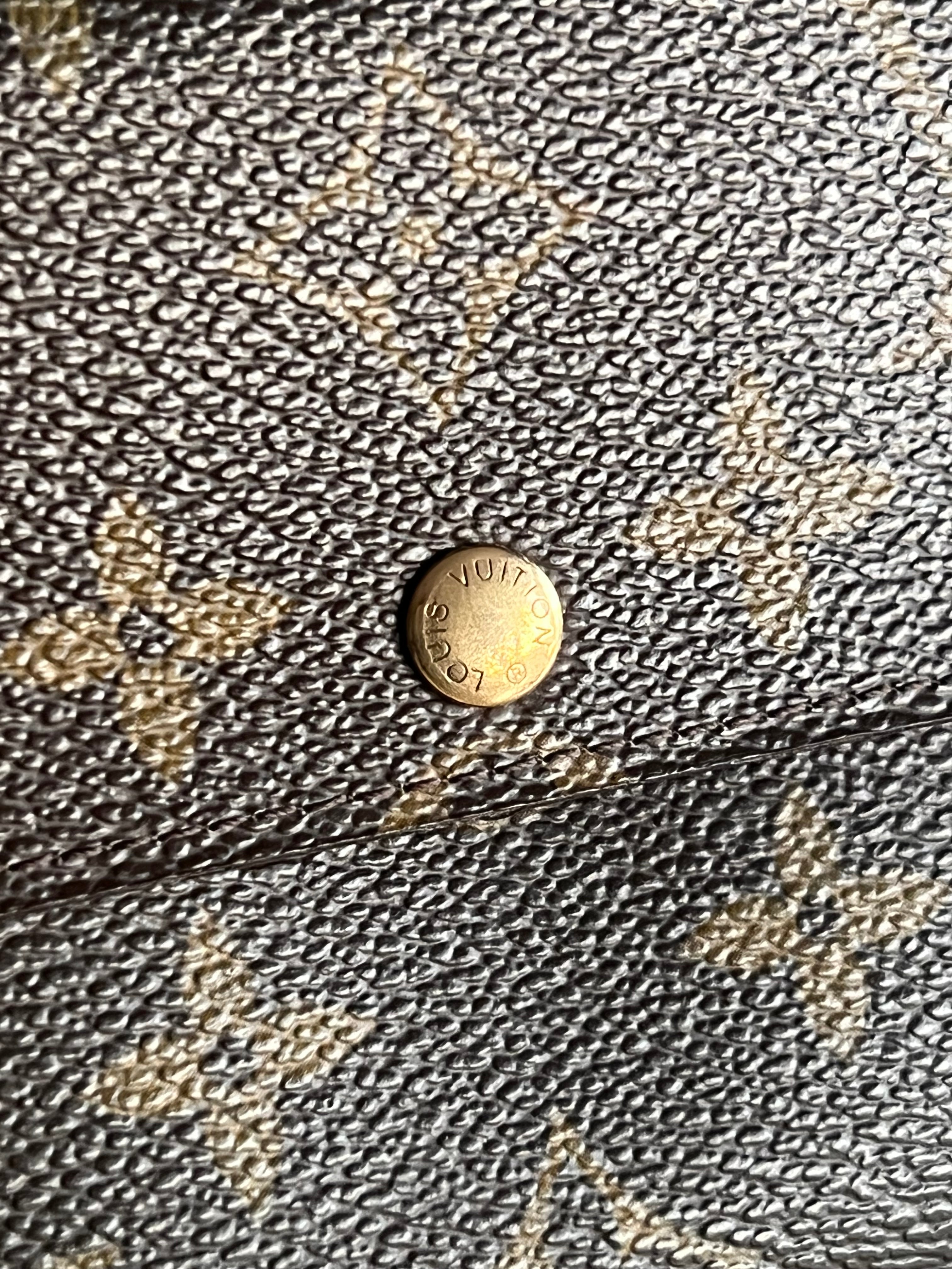 Portefeuille Louis Vuitton Sarah Monogram authentifié — Le Comptoir Vintage