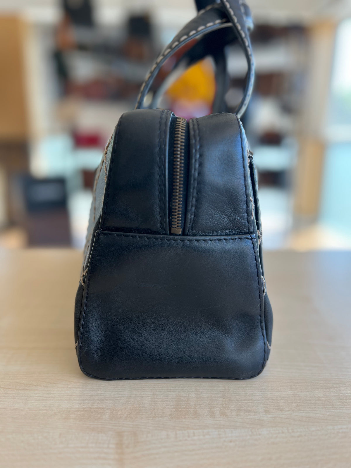 Chanel Wild Stitch avec carte d’authenticité  — vue 3 | Le comptoir vintage