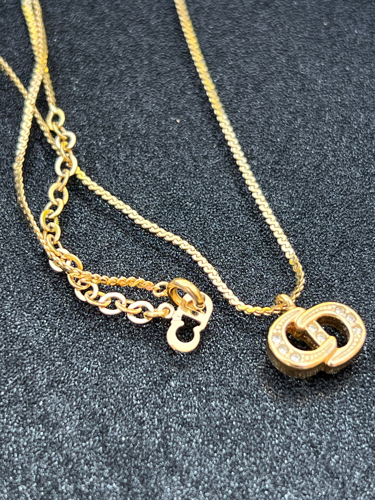 Dior collier CD plaqué or  — vue 5 | Le comptoir vintage