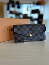 Portefeuille Louis Vuitton Sarah Damier authentifié — Le Comptoir Vintage