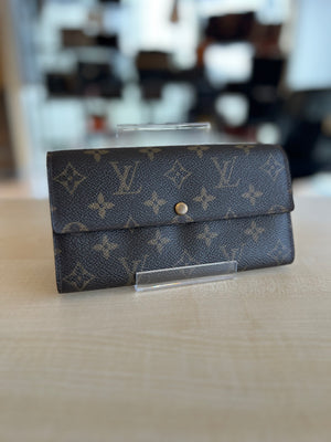 Louis Vuitton Portefeuille Sarah Monogram authentifié — Le comptoir vintage