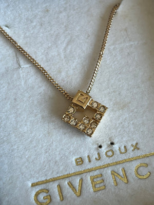 Collier Givenchy pendentif carré  — vue 2 | Le comptoir vintage