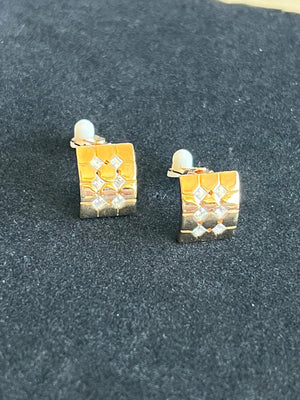 Boucle d’oreille clips Givenchy — vue 2 | Le comptoir vintage