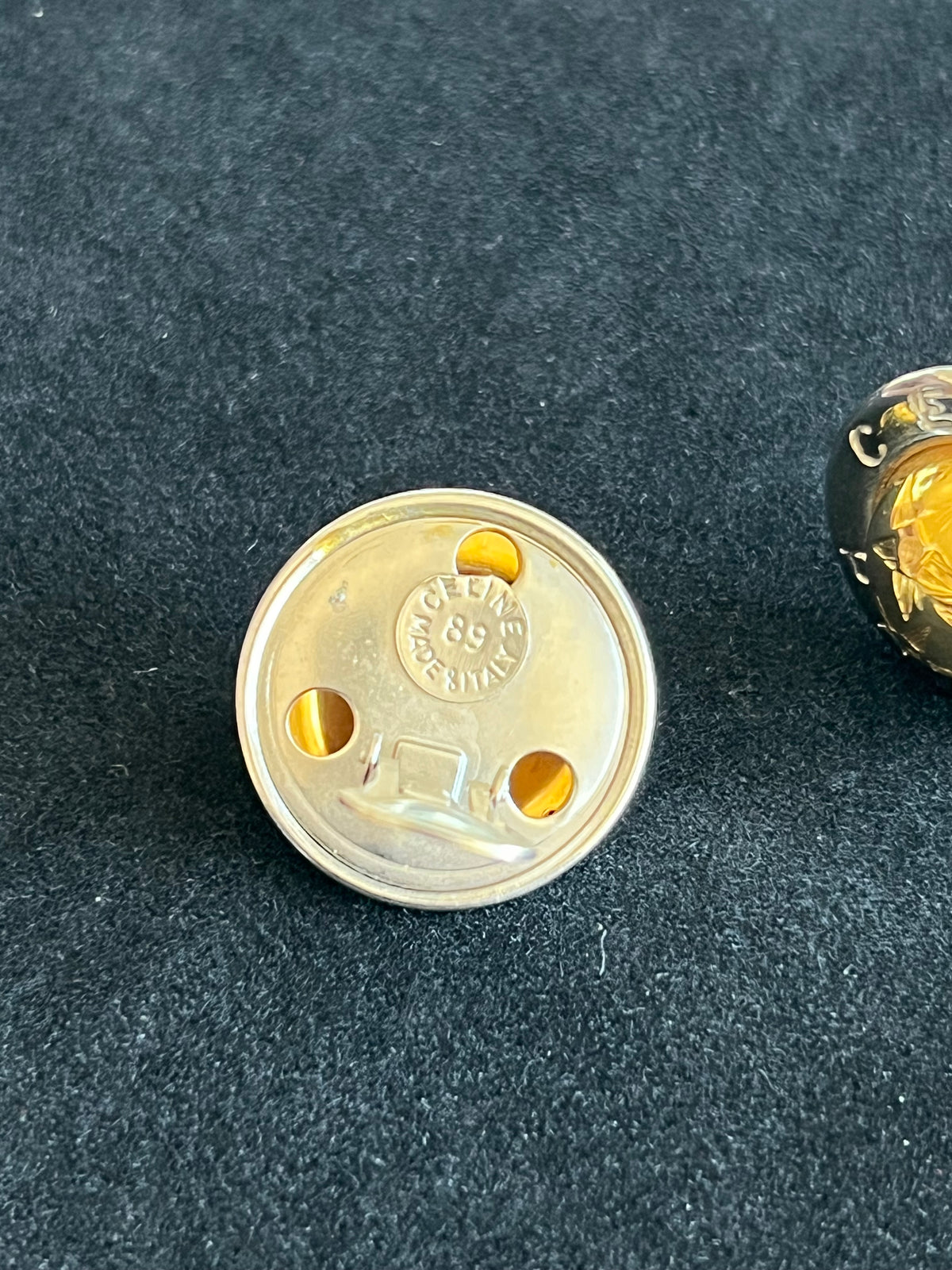 Boucle d’oreille Céline Clips — vue 5 | Le comptoir vintage