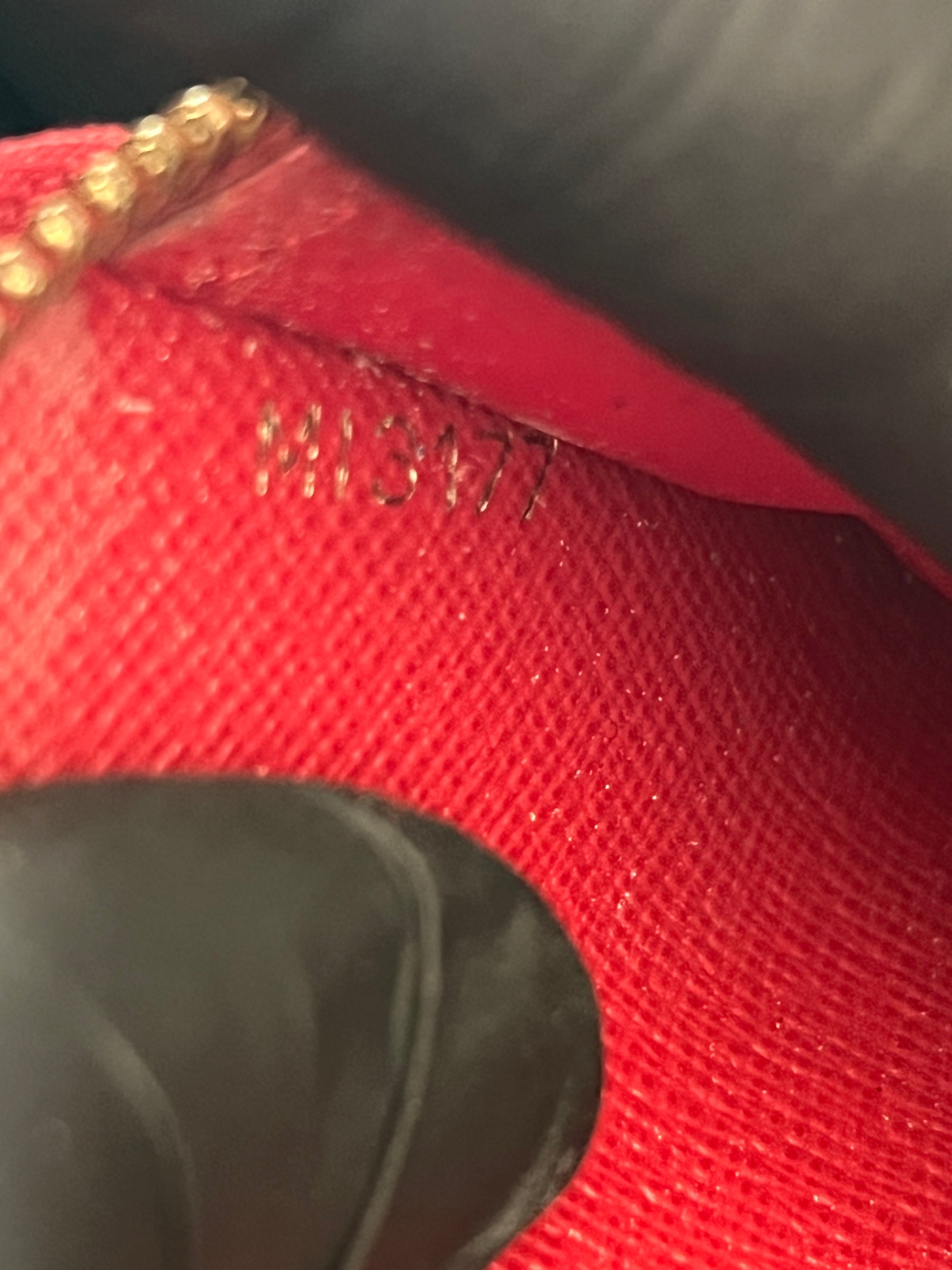 Portefeuille zippé Louis Vuitton Clémence Monogram — vue 11 | Le Comptoir Vintage