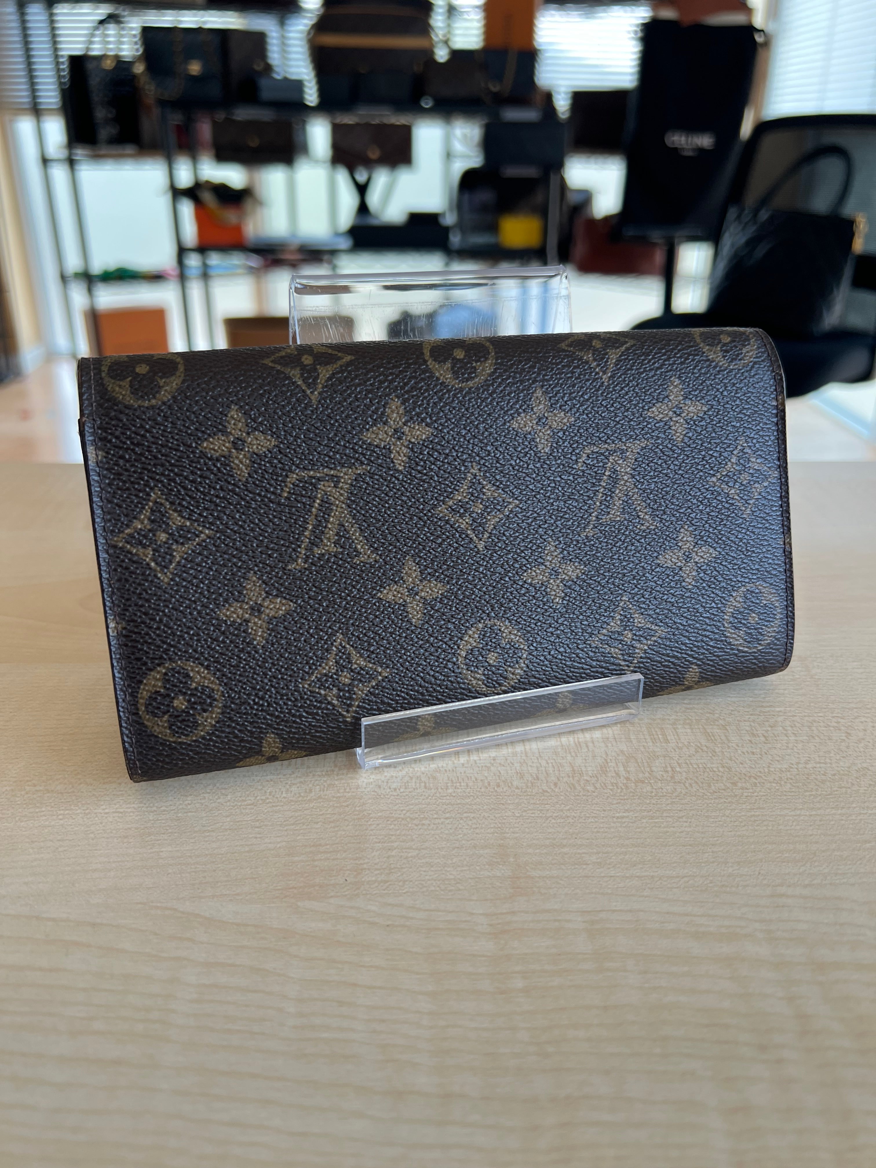 Louis Vuitton Portefeuille Sarah Monogram — vue 4 | Le comptoir vintage