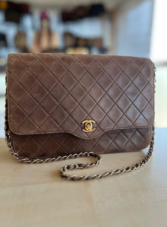 Sac Chanel Simple Flap en cuir matelassé — vue 2 | Le Comptoir Vintage